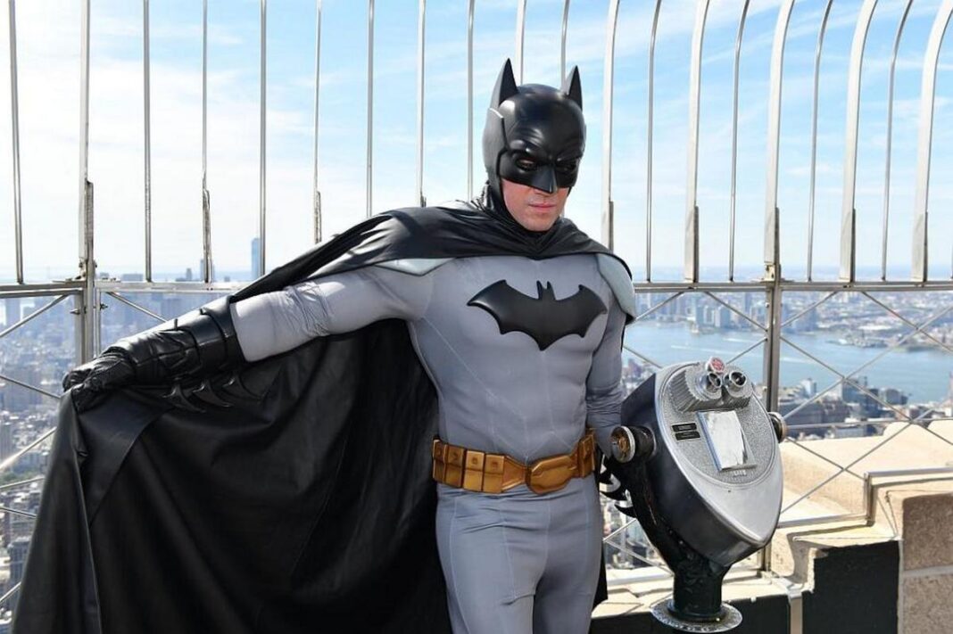 «Бетмен» лідирує у прокаті у Північній Америці другий тиждень поспіль