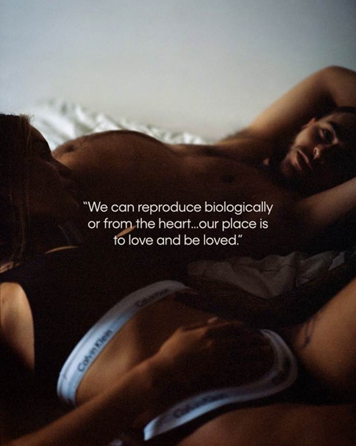 Рекламная кампания Calvin Klein с беременным трансмужчиной вызвала дебаты в сети