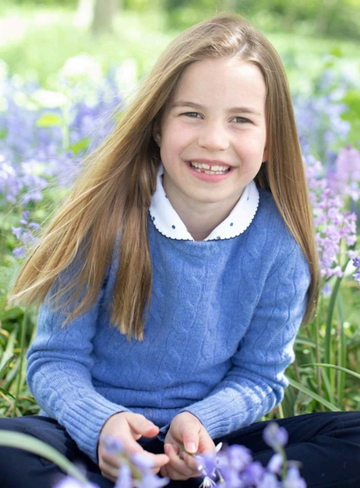 Кейт Миддлтон поделилась новыми фото принцессы Шарлотты по случаю ее 7-летия