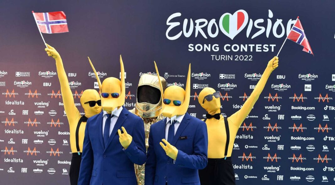 «Євробачення» 2022 року розпочалося з гламурного старту
