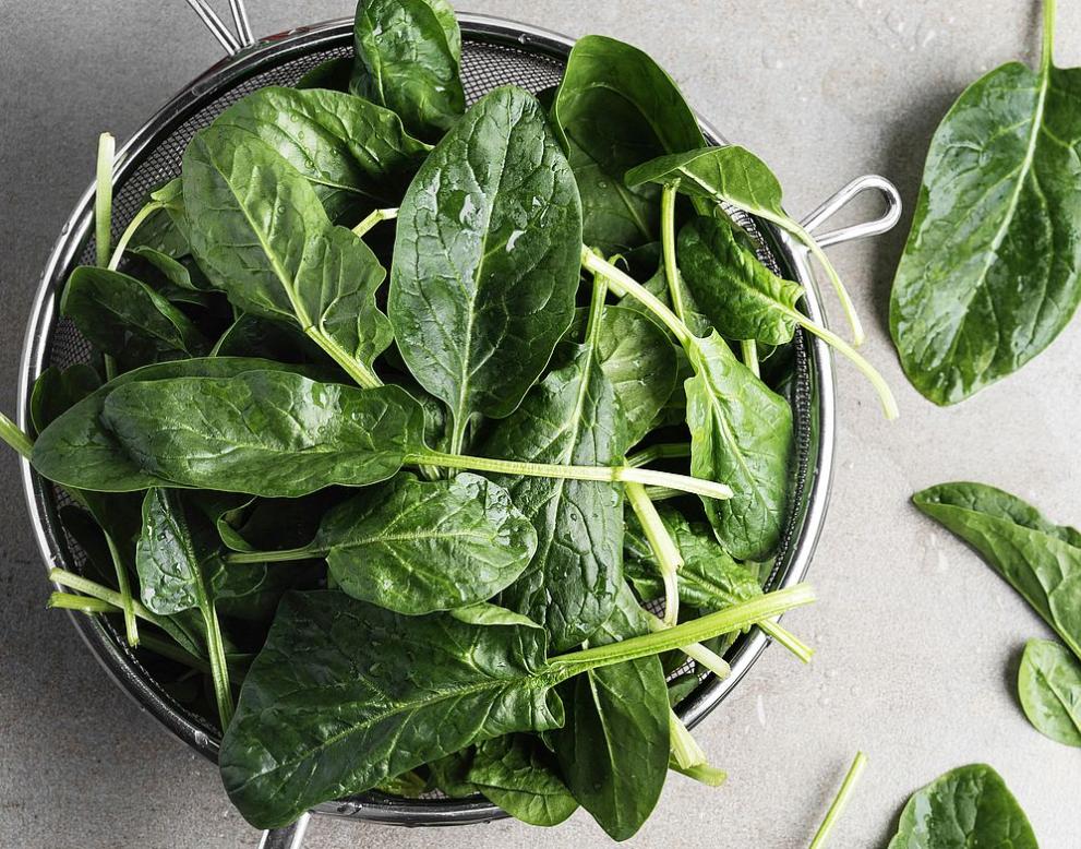 Диетологи советуют самые полезные листовые овощи, которые вы должны включить в свой рацион