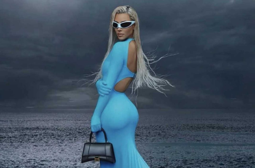 Кім Кардаш'ян у блакитній сексуальній сукні приголомшила фанатів