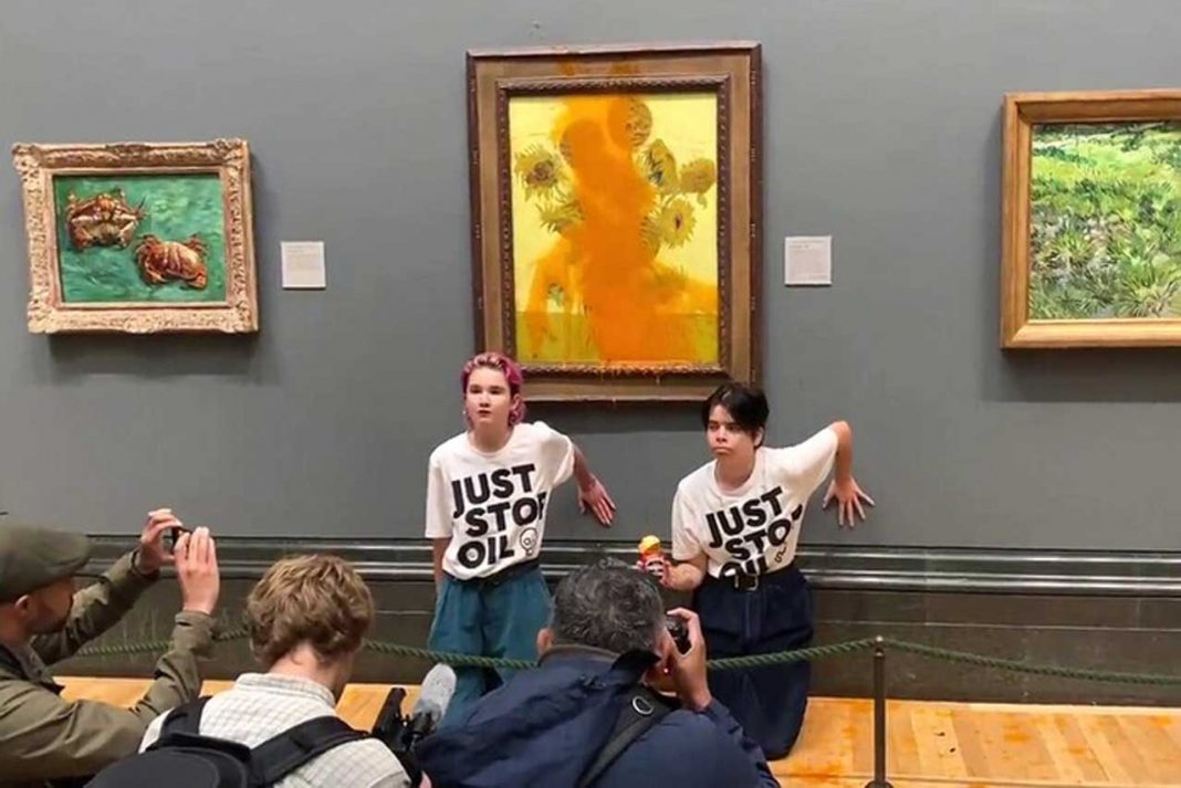 Екоактивісти облили супом картину Ван Гога «Соняшники» у Лондоні